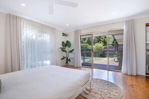 3 habitaciones, escritorio, tabla de planchar con plancha y wifi 
