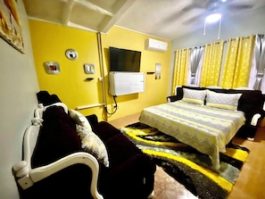 3 bedrooms, desk, iron/ironing board, free WiFi - Luxury Home Hughenden Kingston (Kingston)
