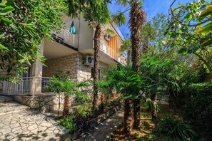 Exterior - Mediterranean apartment just 260 metres from the beach with barbecue, air conditioning, WiFi (Dramalj)