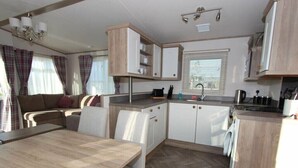 Unclassified image, 2 of 5, button - Tattershall Lakes Country Park - Holiday Accommodation 17807 (Lincoln)