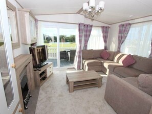 Living area - Tattershall Lakes Country Park - Holiday Accommodation 17807 (Lincoln)