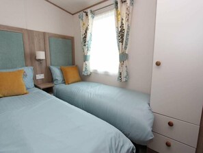 3 bedrooms, individually decorated, individually furnished, free WiFi - Tattershall Lakes Country Park - Holiday Accommodation 17807 (Lincoln)