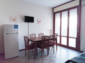 Căn hộ, 1 phòng ngủ, ban công, quang cảnh thành phố | Phòng ăn