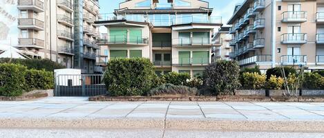 Apartment, 2 Bedrooms, City View | Exterior