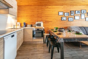 Fridge, microwave, oven, dishwasher - Le 406 - Au pied des pistes (Chamrousse)