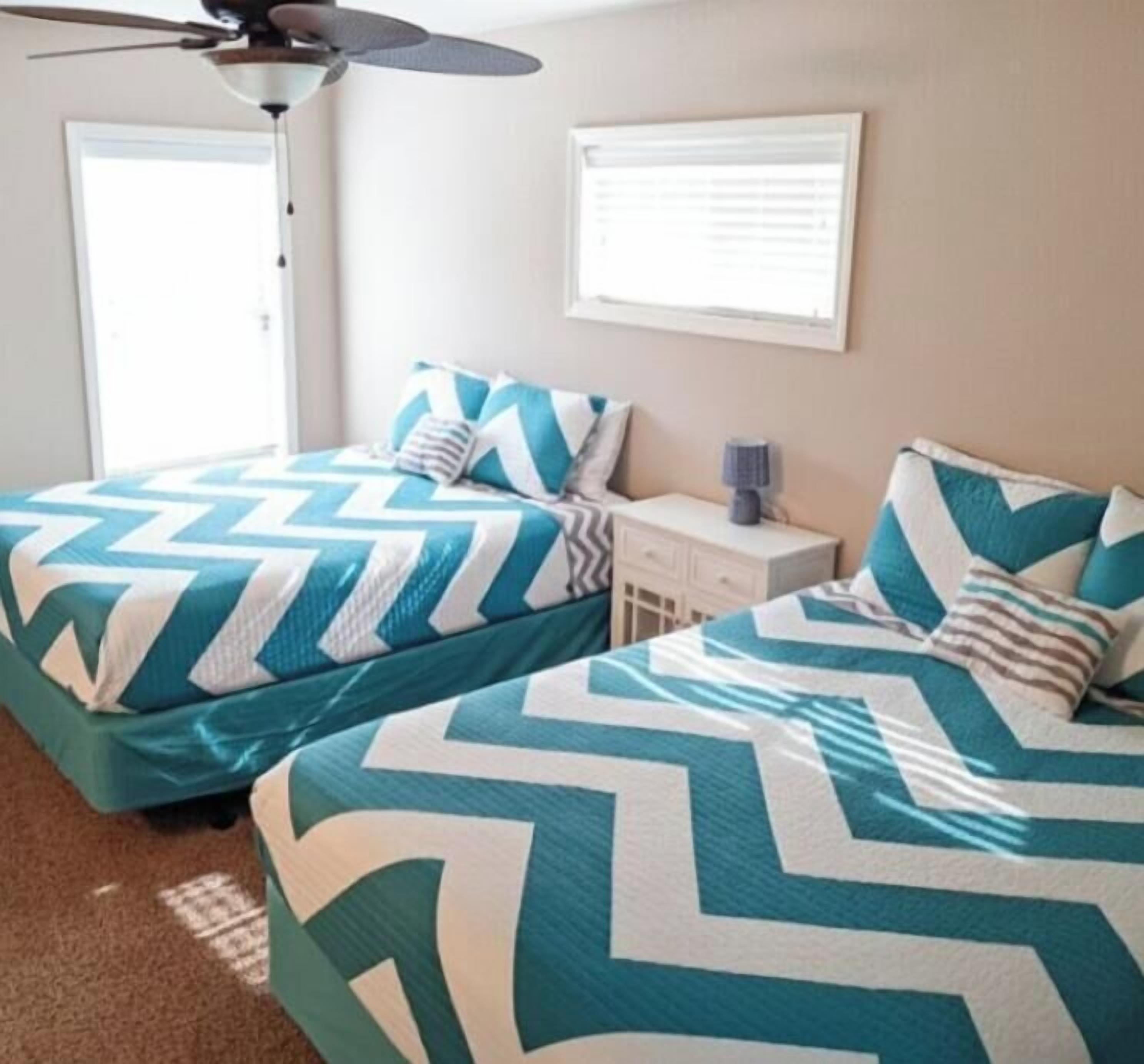 3 quartos, acesso à internet, roupa de cama