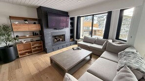 Living area - Entire Luxury Townhome • Modern Design • Stunning Mountain View’s (Vail)