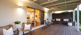 Putta Bucca Manor Poised Poolside Country Living