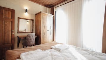 2 bedrooms, desk, iron/ironing board, free WiFi