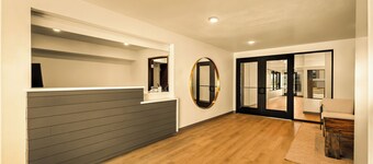 LivAway Suites Phoenix-Glendale