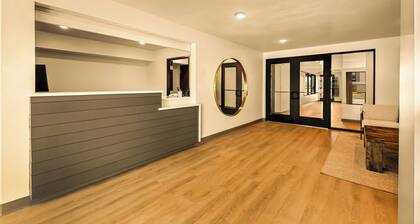 LivAway Suites Phoenix-Glendale