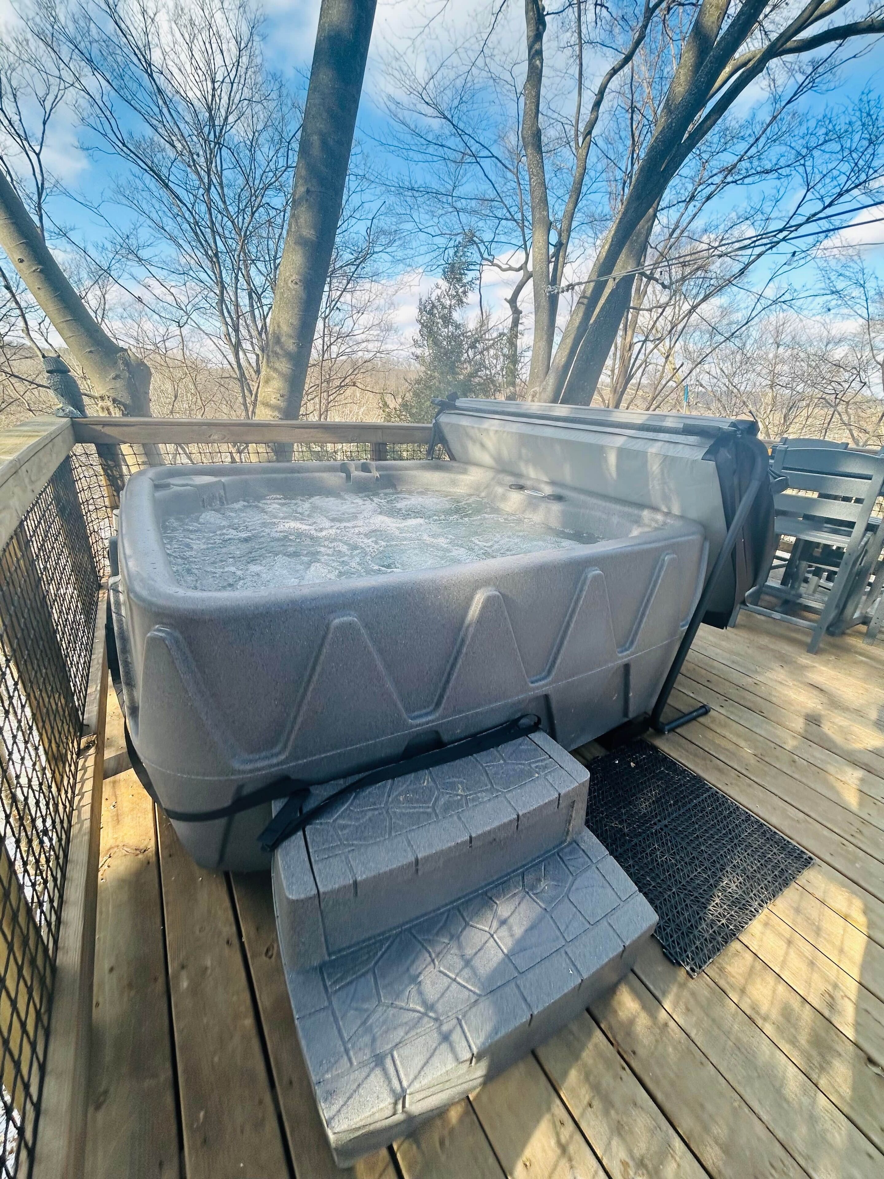 Outdoor spa tub