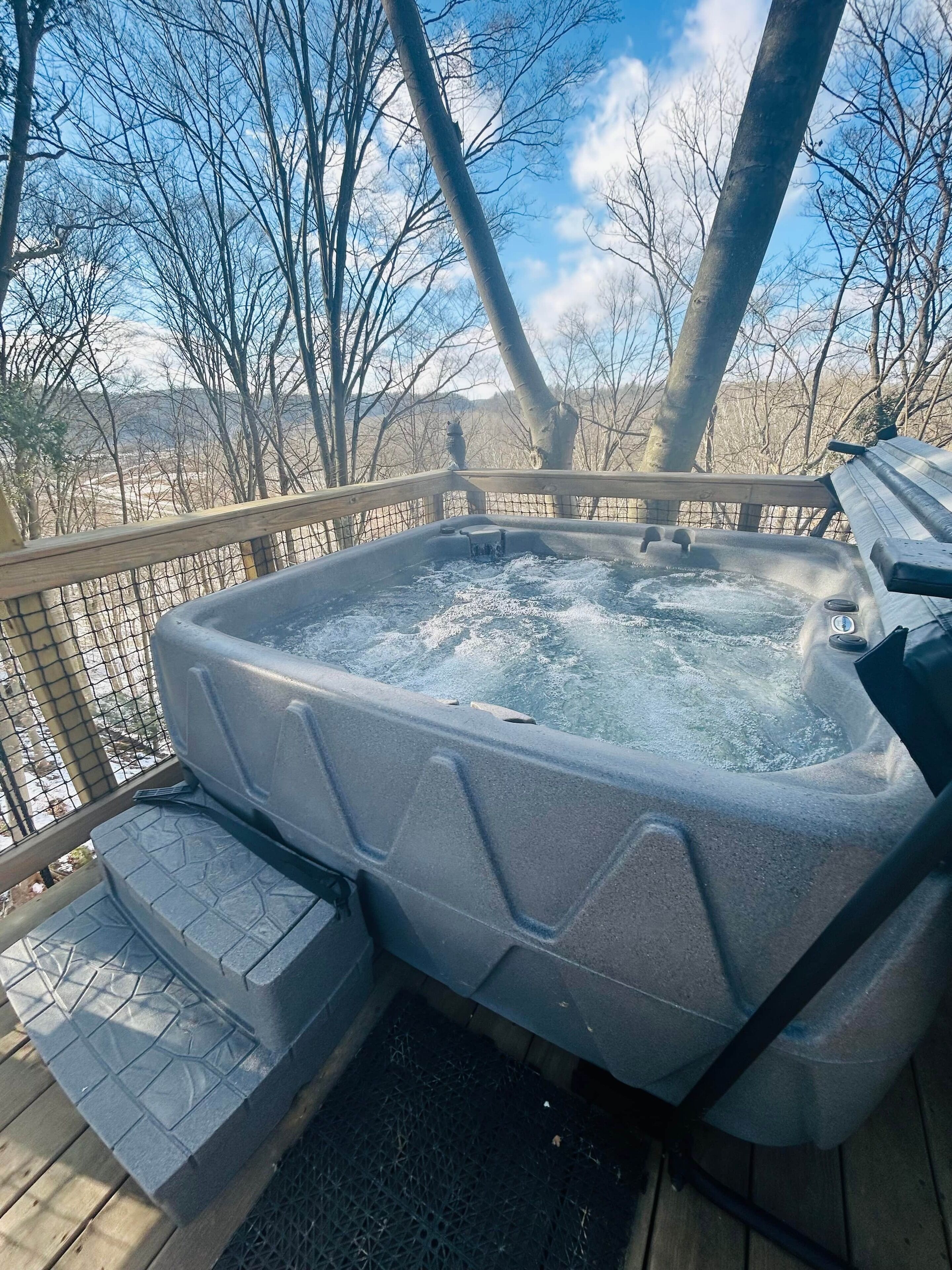 Outdoor spa tub