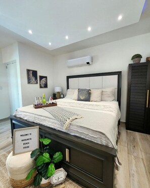 1 bedroom, iron/ironing board, free WiFi, bed sheets - Playa Cañones / Margarita Beach House / Private / Heated Pool (Aguada)