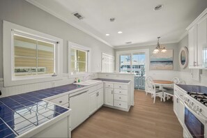 Micro-ondas, fogão, cooktop, lava-louças