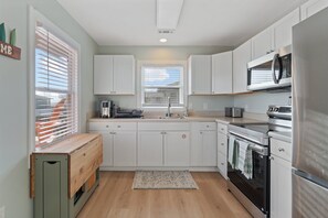 Microwave, oven, stovetop - Knot Lost - Ocean View, Pet-Friendly Duplex (Surf City)