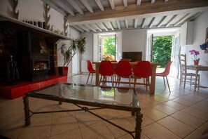 Dining - Gîte 3* bocage, beaches, Mt-St-Michel, Bayeux, D-Day, Granville, Villedieu (Saint-Denis-le-Gast)