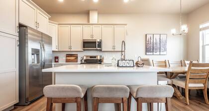 Lake Front Family Friendly Home With Comfort and Luxury