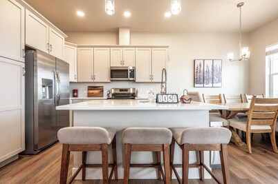 Lake Front Family Friendly Home With Comfort and Luxury