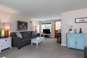 Smart TV - Rush Pond Retreat at Goose Rocks Beach (Kennebunkport)
