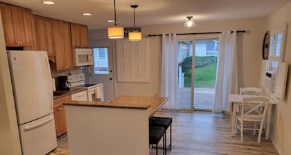 Prime Location!! 3 bedroom, 1 bath w/parking in this Lake Home in St. Joseph, MI