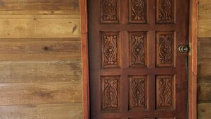 Exterior detail - Creekside suite on Pender Island. Short walk to lake and ocean! Short term stay. (Pender Island)
