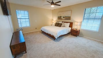 3 habitaciones, tabla de planchar con plancha, wifi y ropa de cama