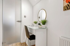 Desk, iron/ironing board - Central Apt Old Market Sqr with Parking (Nottingham)