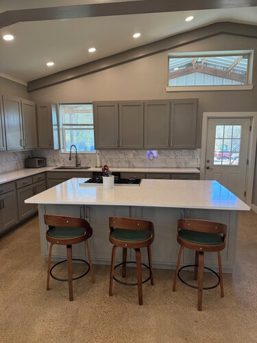 Rare 45-Acre Barndominium Rental in Bastrop – Minutes to Hwy 71 & Austin