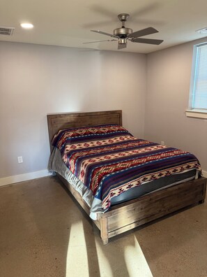 2 bedrooms, Internet, bed sheets