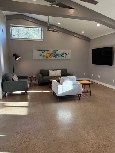 Rare 45-Acre Barndominium Rental in Bastrop – Minutes to Hwy 71 & Austin