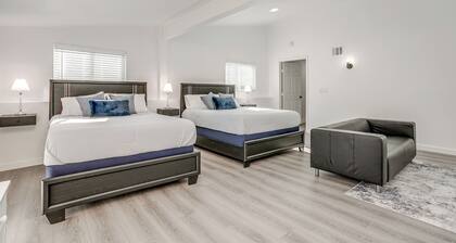 Luxury Home, Prime Location, Private Outdoor Oasis in The Heart of DFW