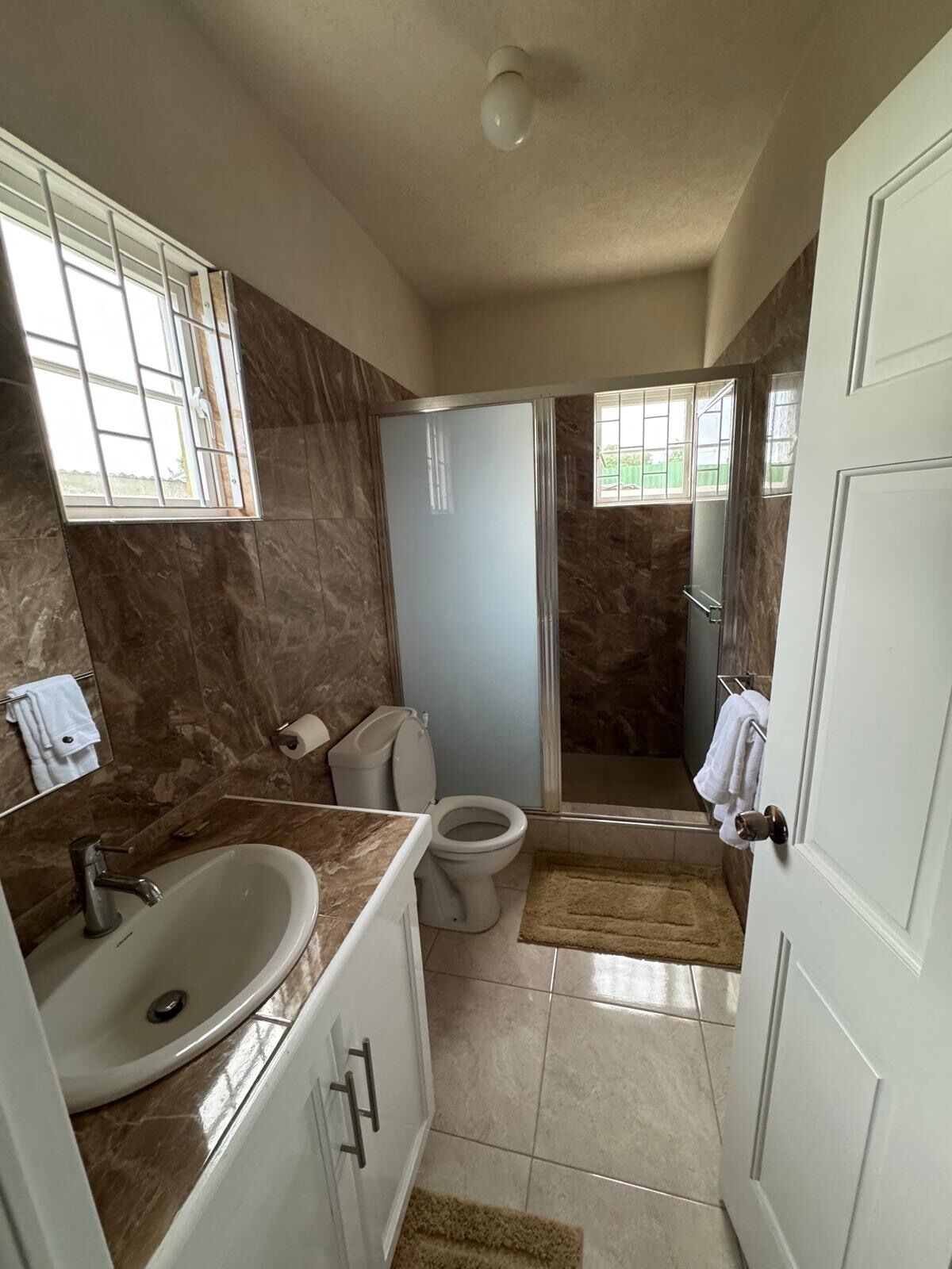 Bagno | Doccia, asciugacapelli, asciugamani, sapone