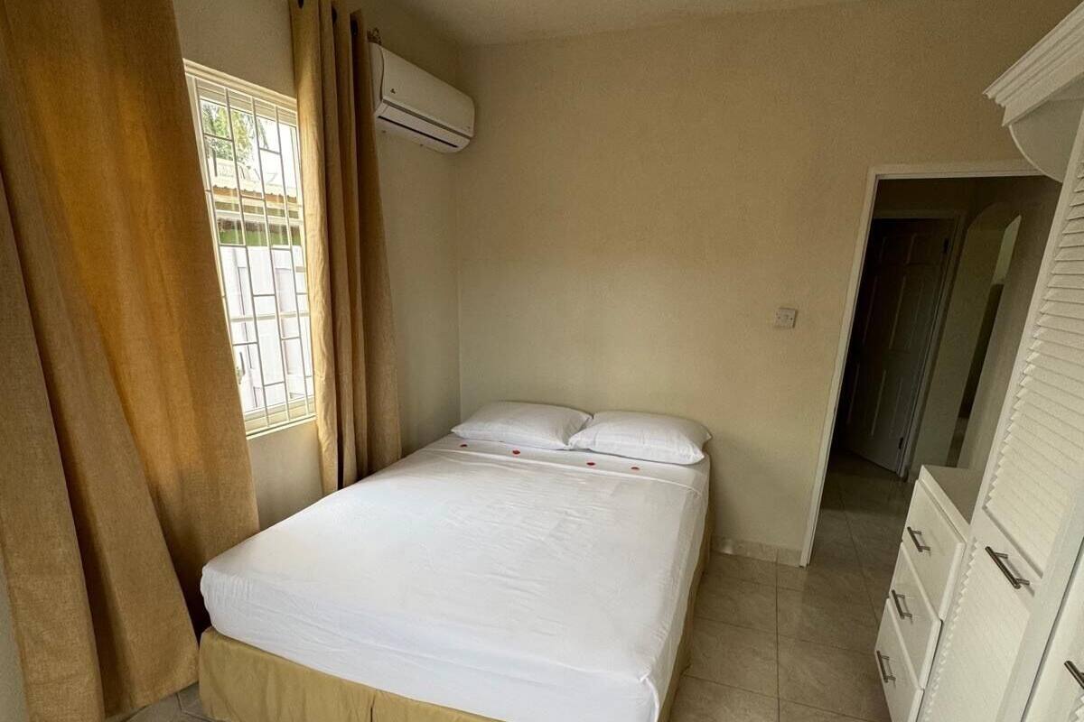 In-room safe, blackout curtains, free WiFi