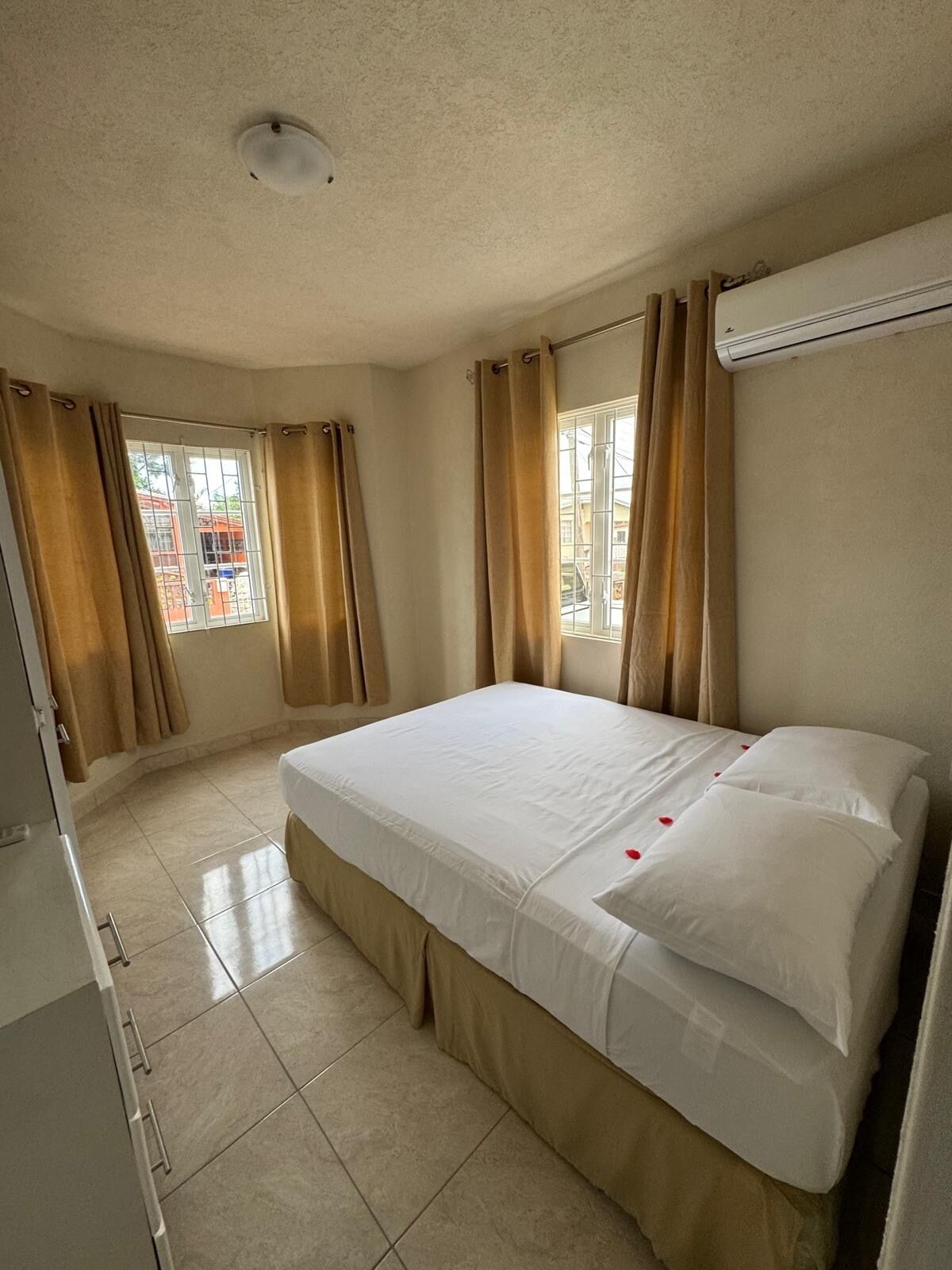 Coffres-forts dans les chambres, rideaux occultants, Wi-Fi gratuit