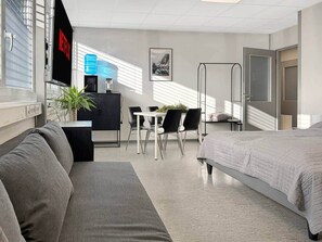 1 bedroom, WiFi - Ruhiges zimmer für 6 Parkplatz · Haustiere frei (Nürtingen)