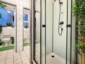 Shower, bidet - Ruhiges zimmer für 6 Parkplatz · Haustiere frei (Nürtingen)