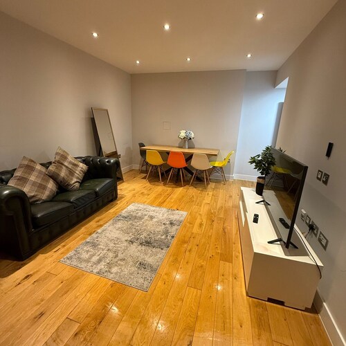 Crown Street Chic Retreat