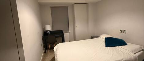 1 soverom, wi-fi (inkludert) og sengetøy