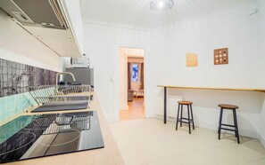 Fridge, microwave, oven, stovetop - Le spot idéal à Lorient neuf, spacieux & chic (Lorient)