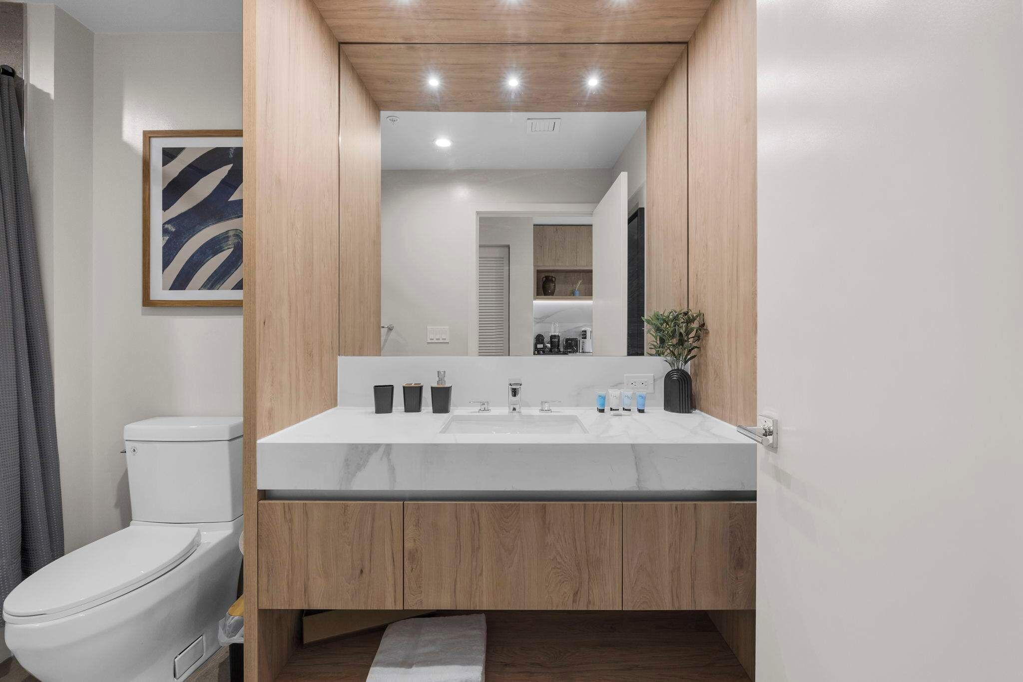 Studio Standar, pemandangan kota | Kamar mandi