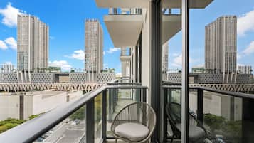 Apartment, 1 Bedroom, City View | Balkoni