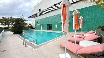 Kolam renang outdoor