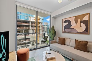 Living area - Prime Downtown w Skyline View (Miami)