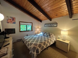 3 bedrooms, iron/ironing board, travel cot, free WiFi