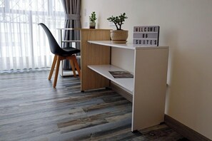 Deluxe Loft | In-room safe, blackout curtains, iron/ironing board, free WiFi - Hotel 86 Suites (Bogotá)