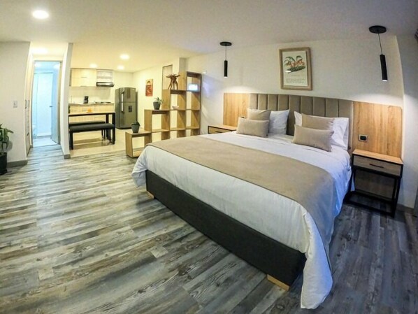 In-room safe, blackout drapes, iron/ironing board, free WiFi - Hotel 86 Suites (Bogotá)