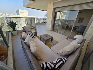 Terrace/patio - Mini Penthouse by Lake & Light Rail – Neve Gan (Petah Tikva)