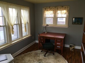 Interior - Cozy retreat in the historic Park-To-Park district of Fort Madison (Fort Madison)