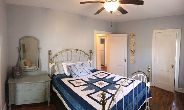 1 bedroom, internet, bed sheets